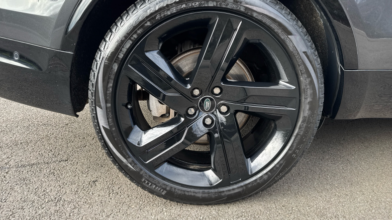 Land Rover Discovery 3.0 D300 R-Dynamic HSE 5dr Auto Diesel Station Wagon